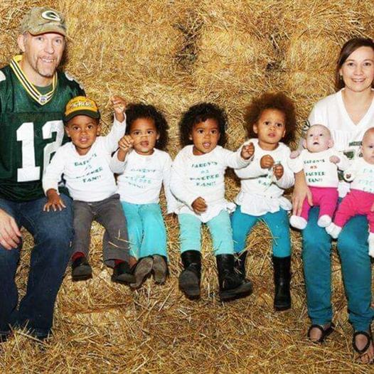 Couple Has 3 Sets Of Twins In Only A Few Years, But That’s Not The Craziest Part